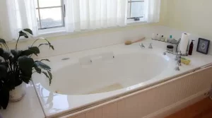 How Long Does Bathtub Reglazing Last?